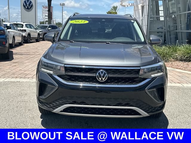 Certified 2023 Volkswagen Taos SE w/ Panoramic Sunroof Package FWD image 3