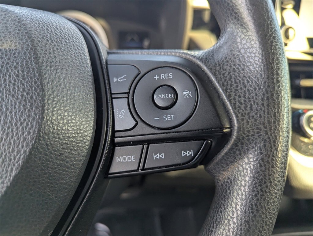 Used 2022 Toyota Corolla LE image 26