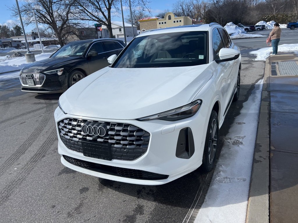 Certified 2025 Audi Q5 Premium w/ Convenience Package image 50