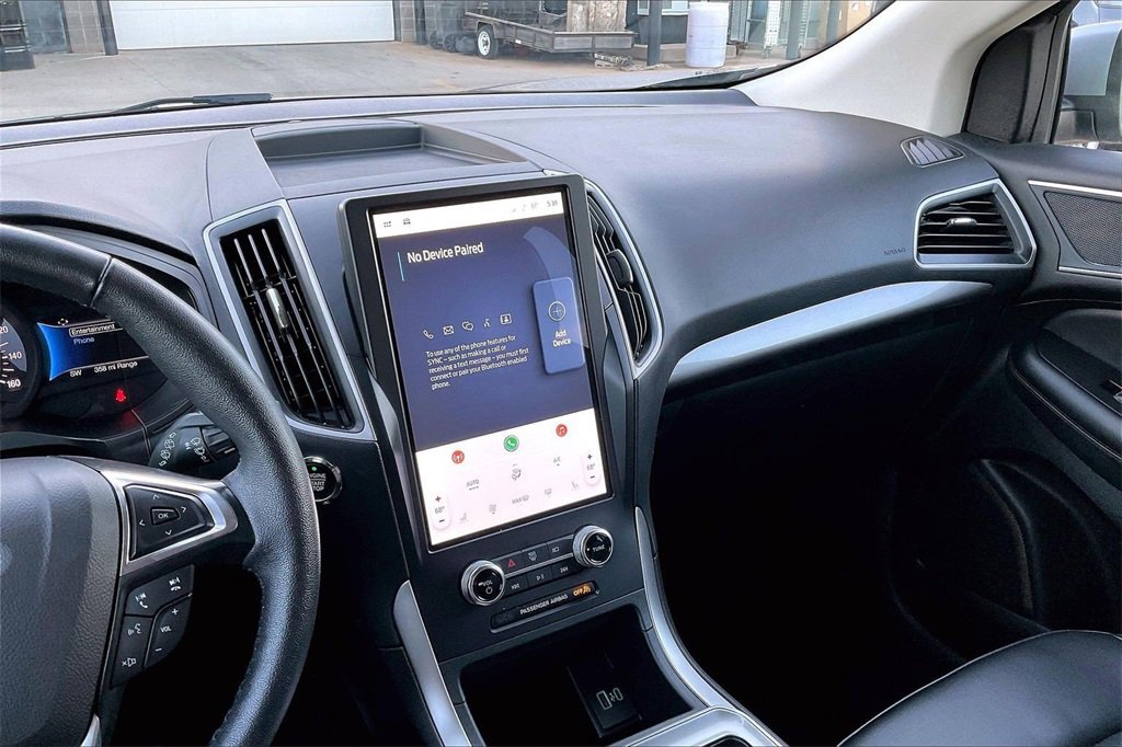 Used 2024 Ford Edge SEL image 6