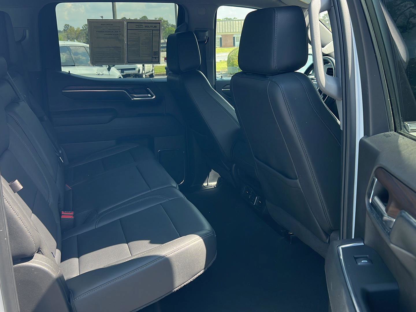 Used 2024 GMC Sierra 1500 SLT image 12