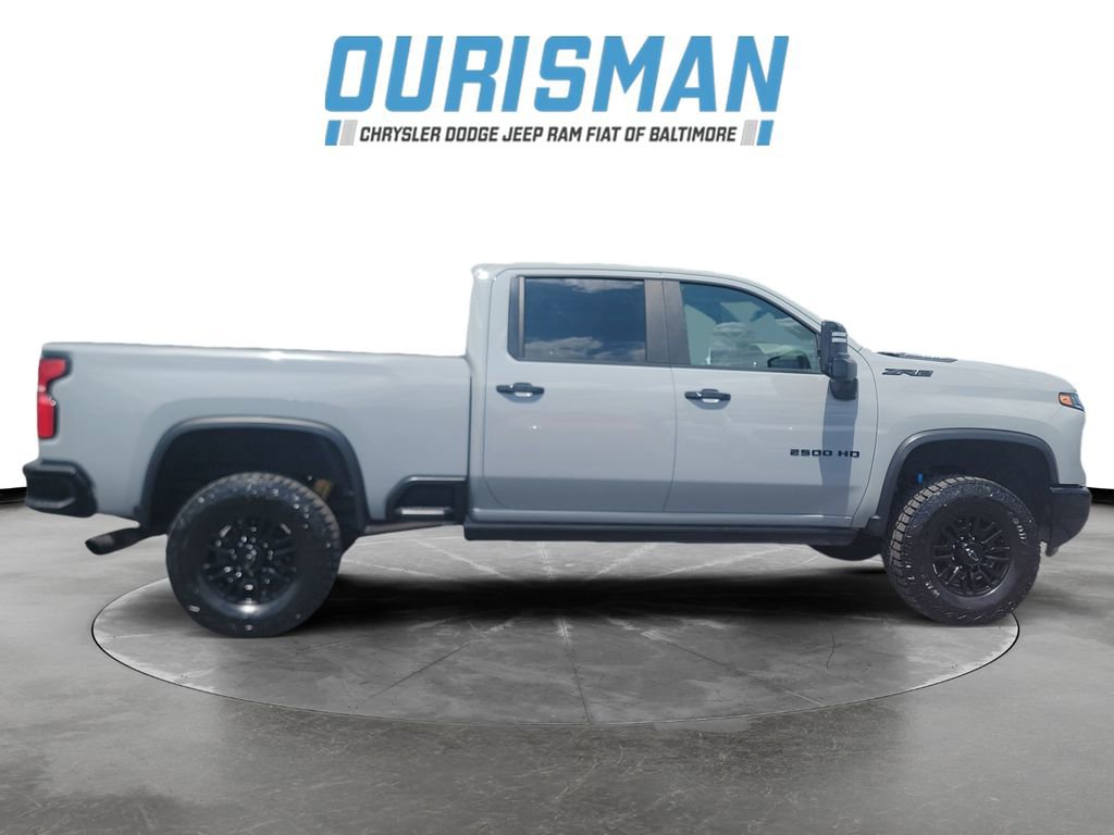 Used 2024 Chevrolet Silverado 2500 ZR2 w/ Technology Package AWD/4WD image 7