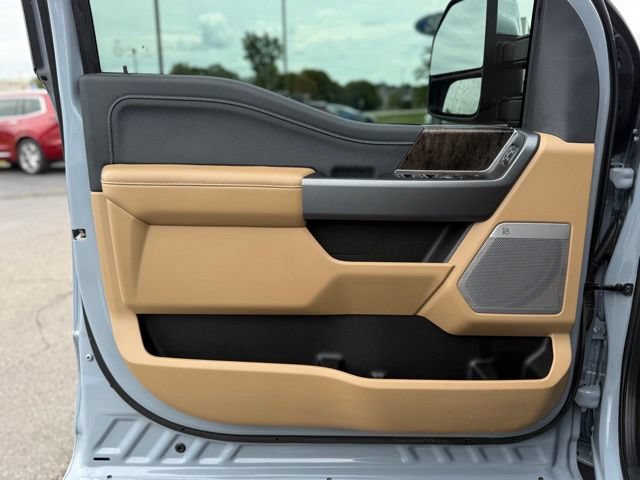 Used 2025 Ford F450 Lariat w/ Lariat Ultimate Package AWD/4WD image 14