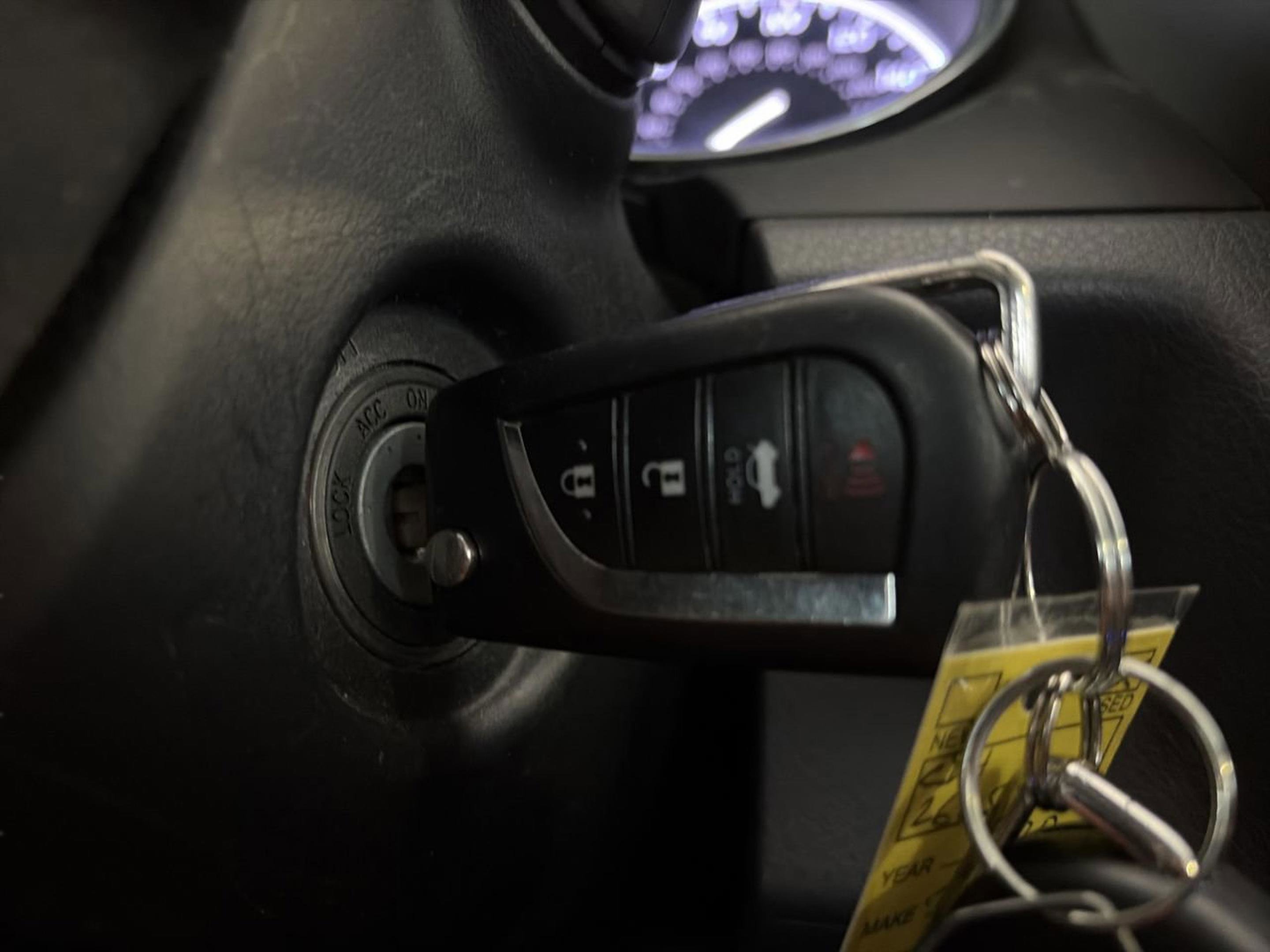 Used 2020 Toyota Camry LE image 22