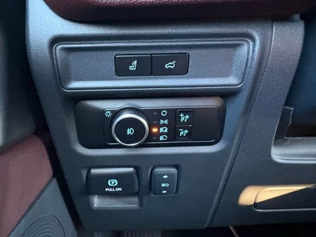 Used 2024 Ford Expedition Limited image 18