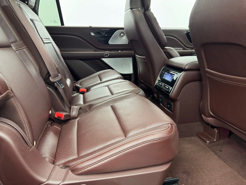 Used 2023 Lincoln Aviator Black Label w/ Class IV Trailer Tow Package AWD/4WD image 41