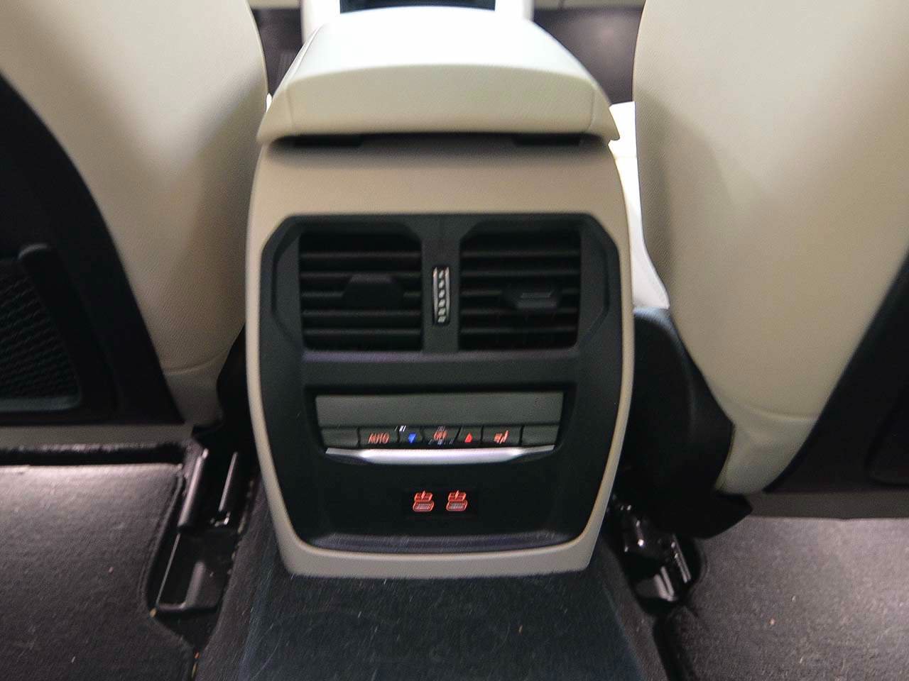 Used 2024 BMW i4 eDrive35 RWD image 10