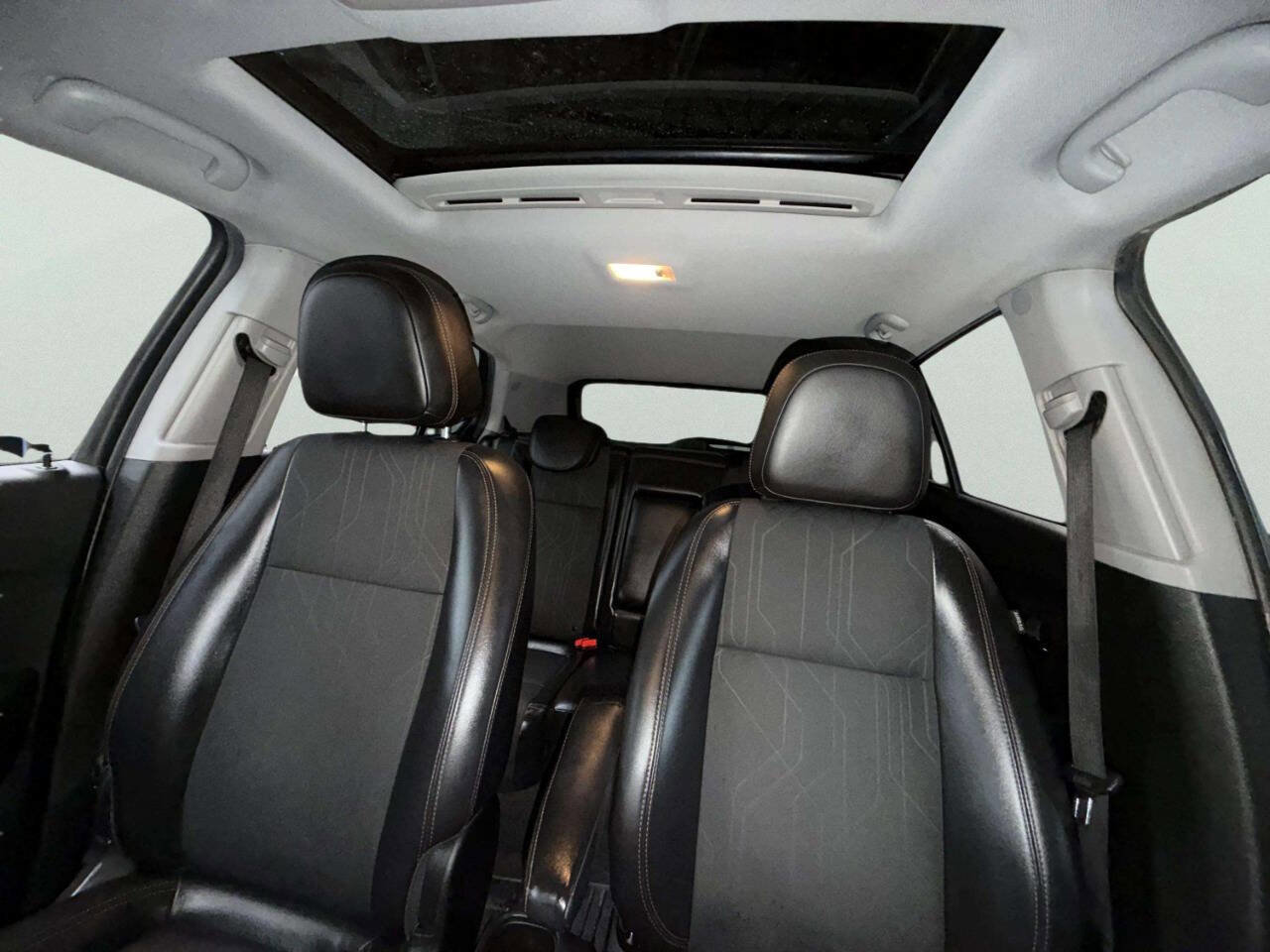 Used 2019 Chevrolet Trax LT w/ Sun & Sound Package AWD/4WD image 13