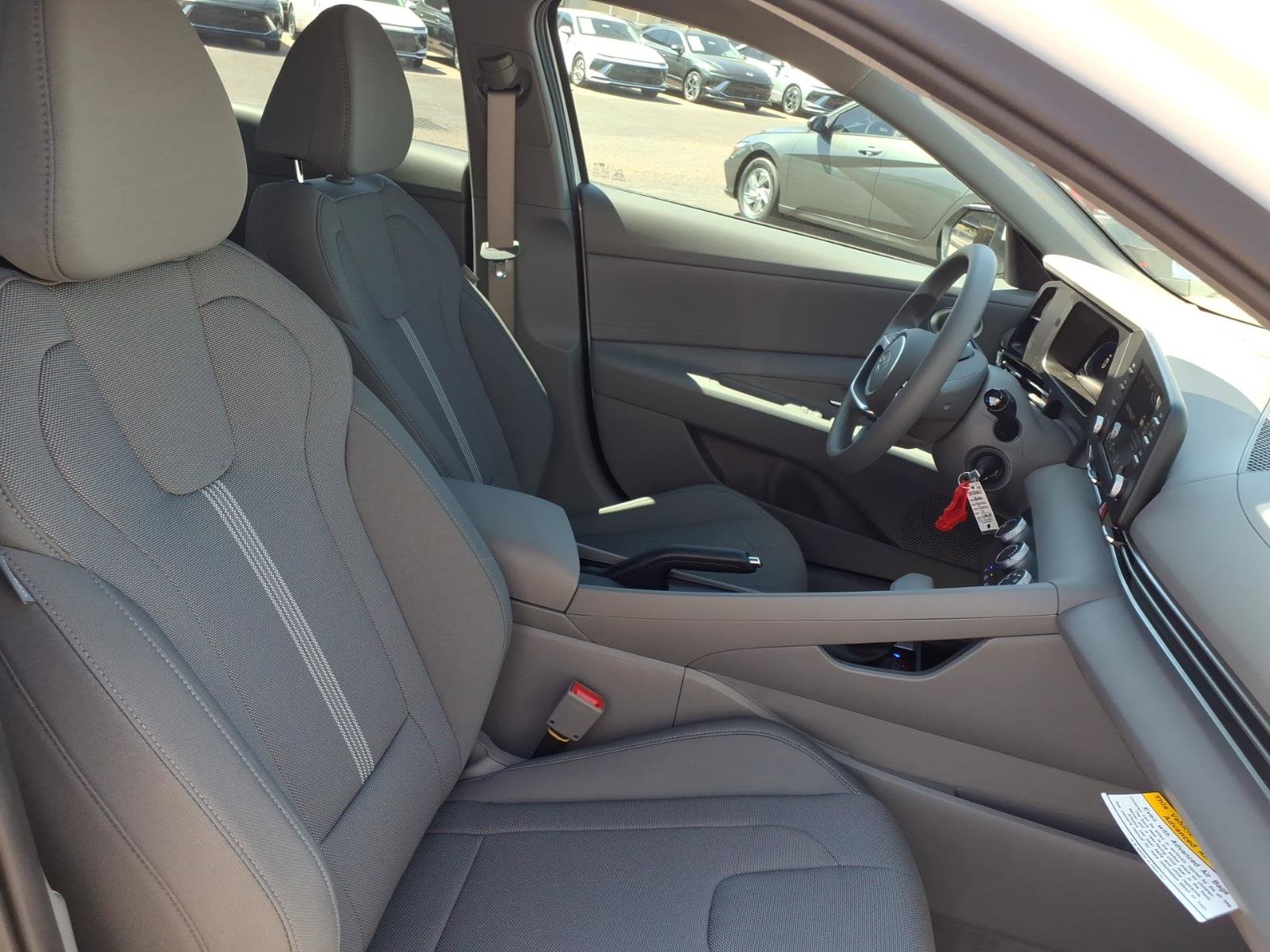 New 2026 Hyundai Elantra SE image 7