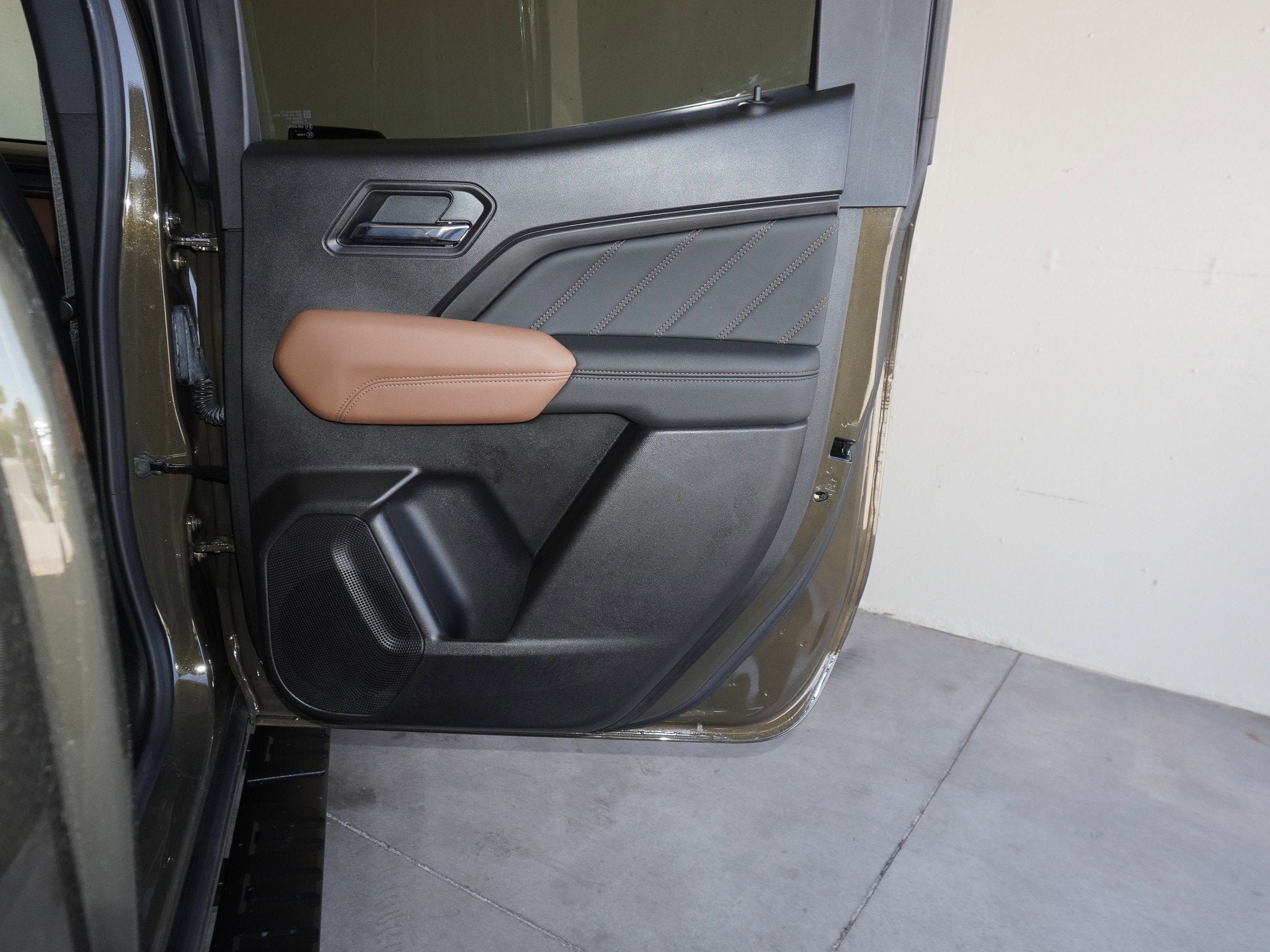 Used 2024 GMC Canyon AT4 w/ LPO, Skid Plate Package AWD/4WD image 47