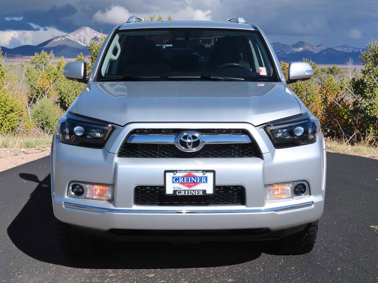 Used 2010 Toyota 4Runner SR5 AWD/4WD image 9