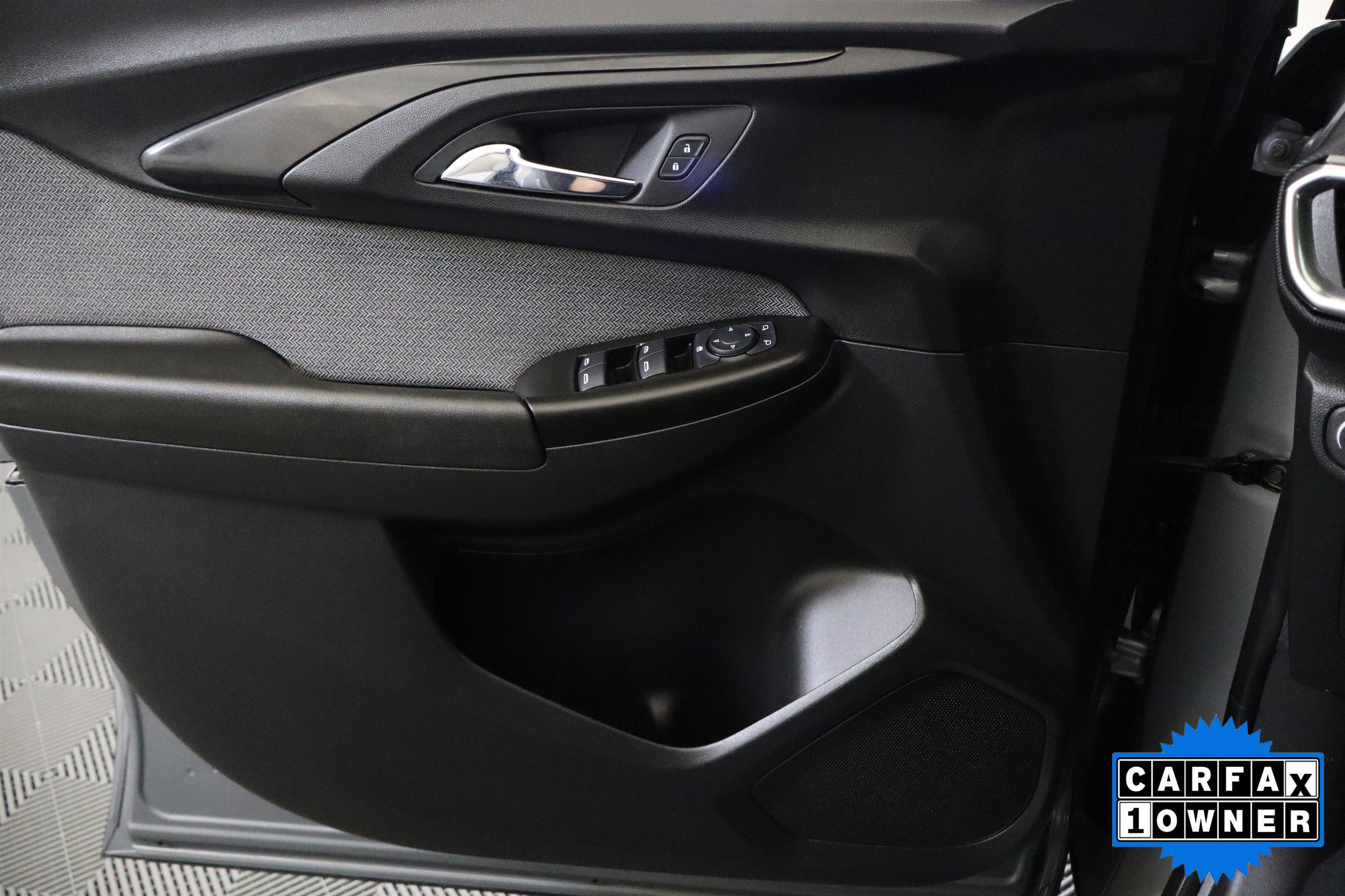 Used 2023 Chevrolet TrailBlazer LT w/ Convenience Package image 34