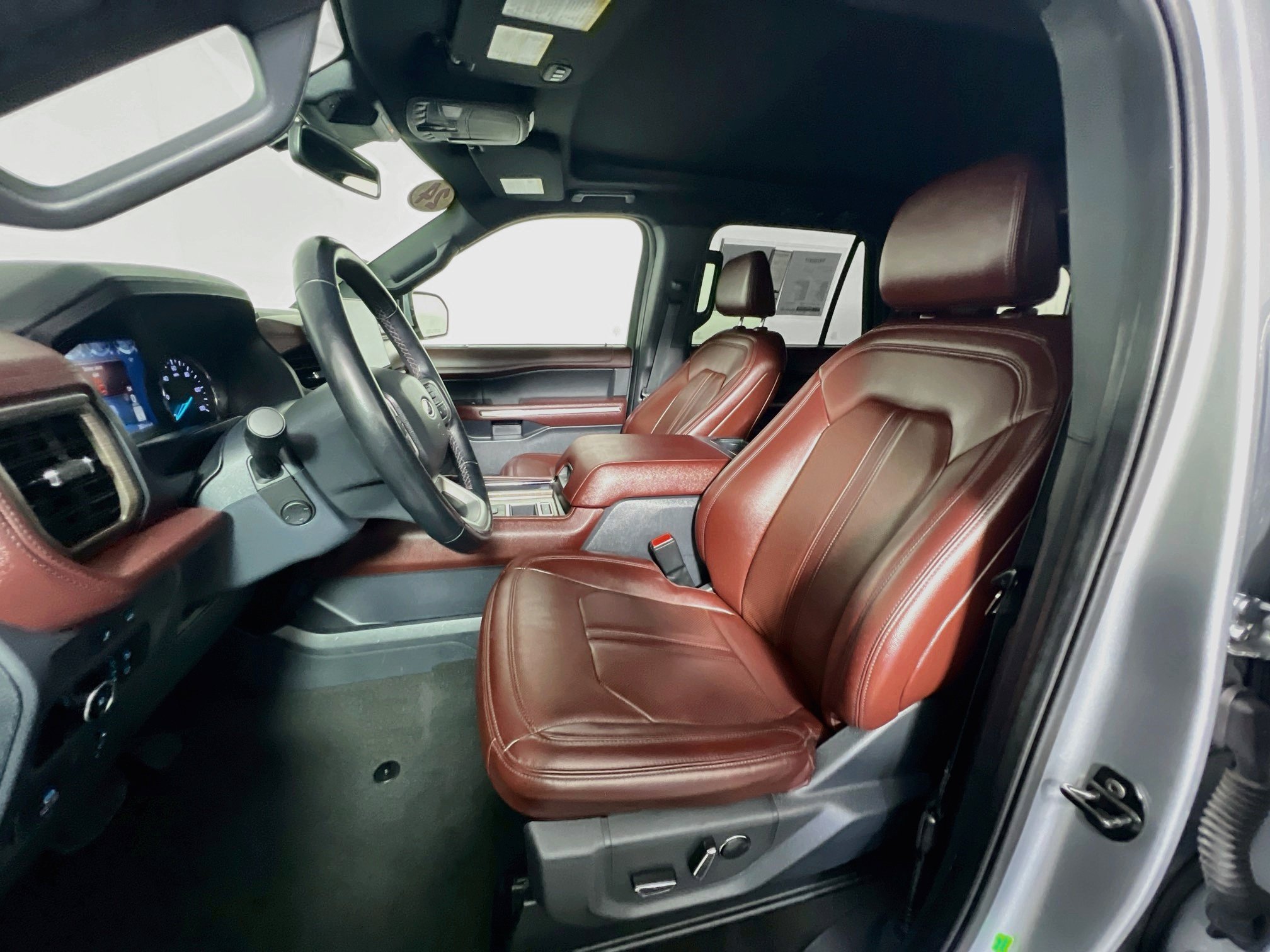 Used 2024 Ford Expedition Limited RWD image 14