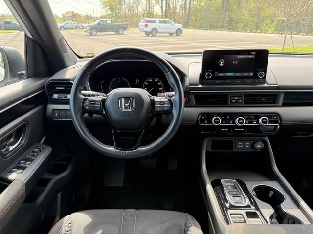 Used 2023 Honda Pilot Sport image 5