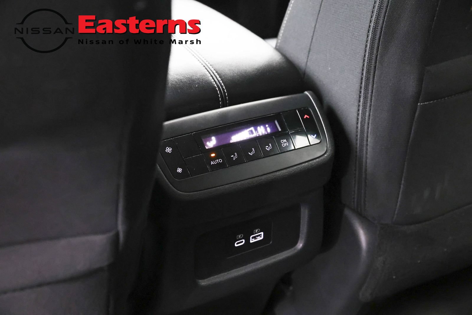 Used 2025 Nissan Pathfinder SV FWD image 22
