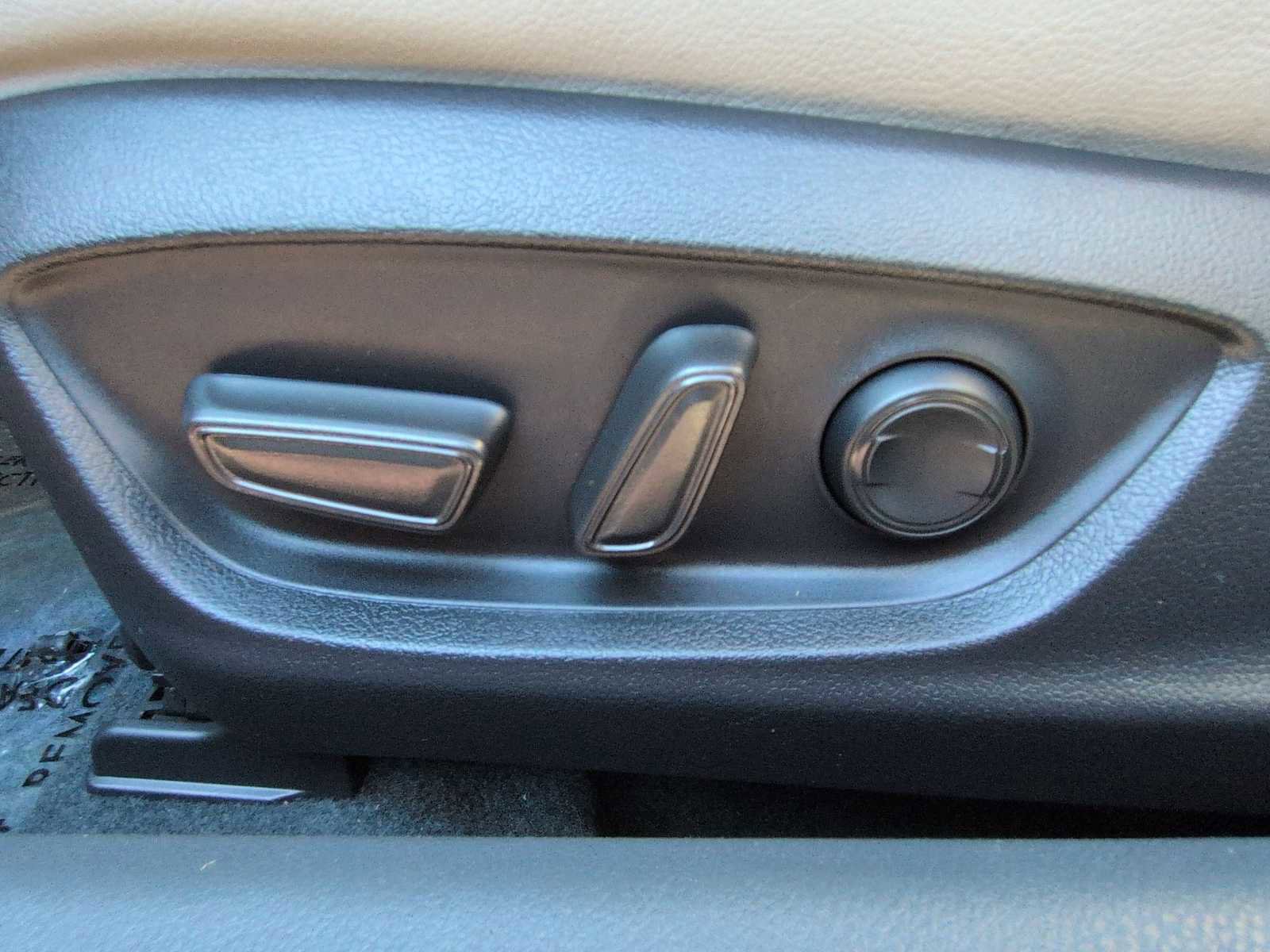 Used 2022 Toyota Camry XSE image 17