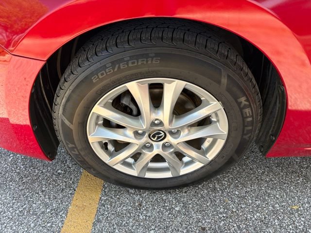 Used 2016 MAZDA MAZDA3 i Touring w/ Popular Equipment Package FWD image 32