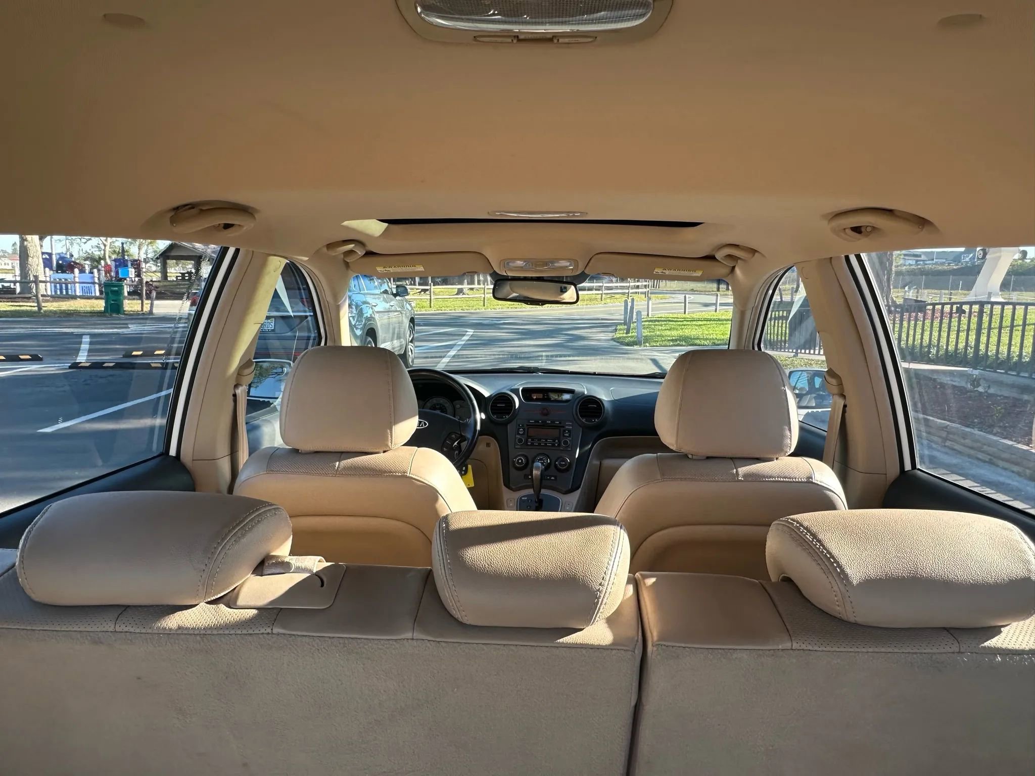 Used 2007 Kia Rondo EX w/ Premium Pkg image 20