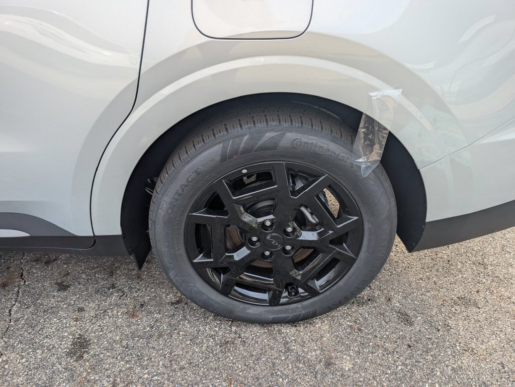 New 2027 Kia Carnival EX FWD image 16