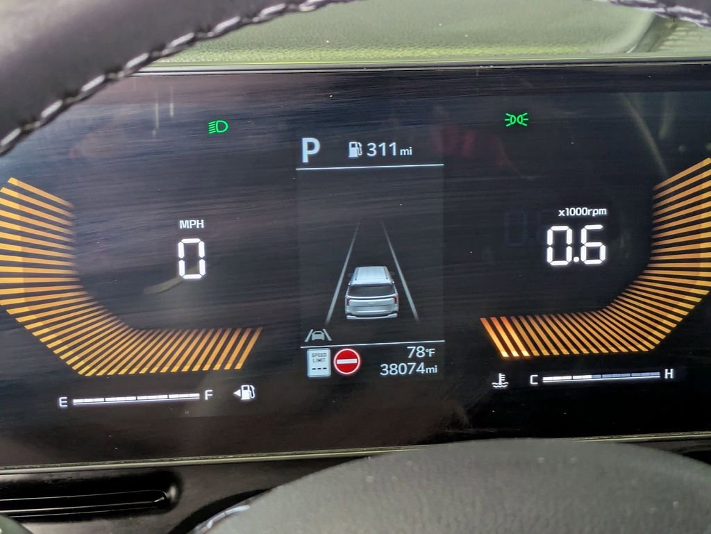 Used 2025 Kia Carnival LXS image 22