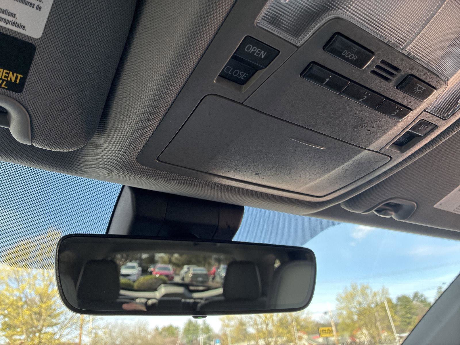 Used 2019 Toyota Highlander XLE AWD/4WD image 29