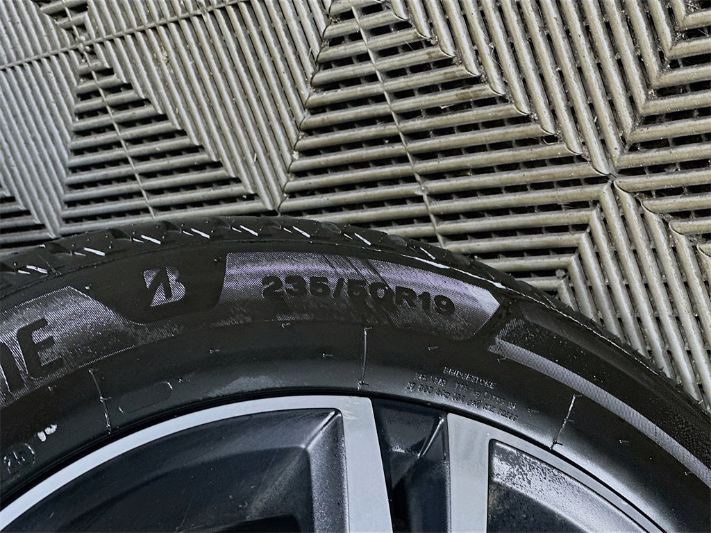 Used 2016 Volvo XC90 T5 Momentum image 32