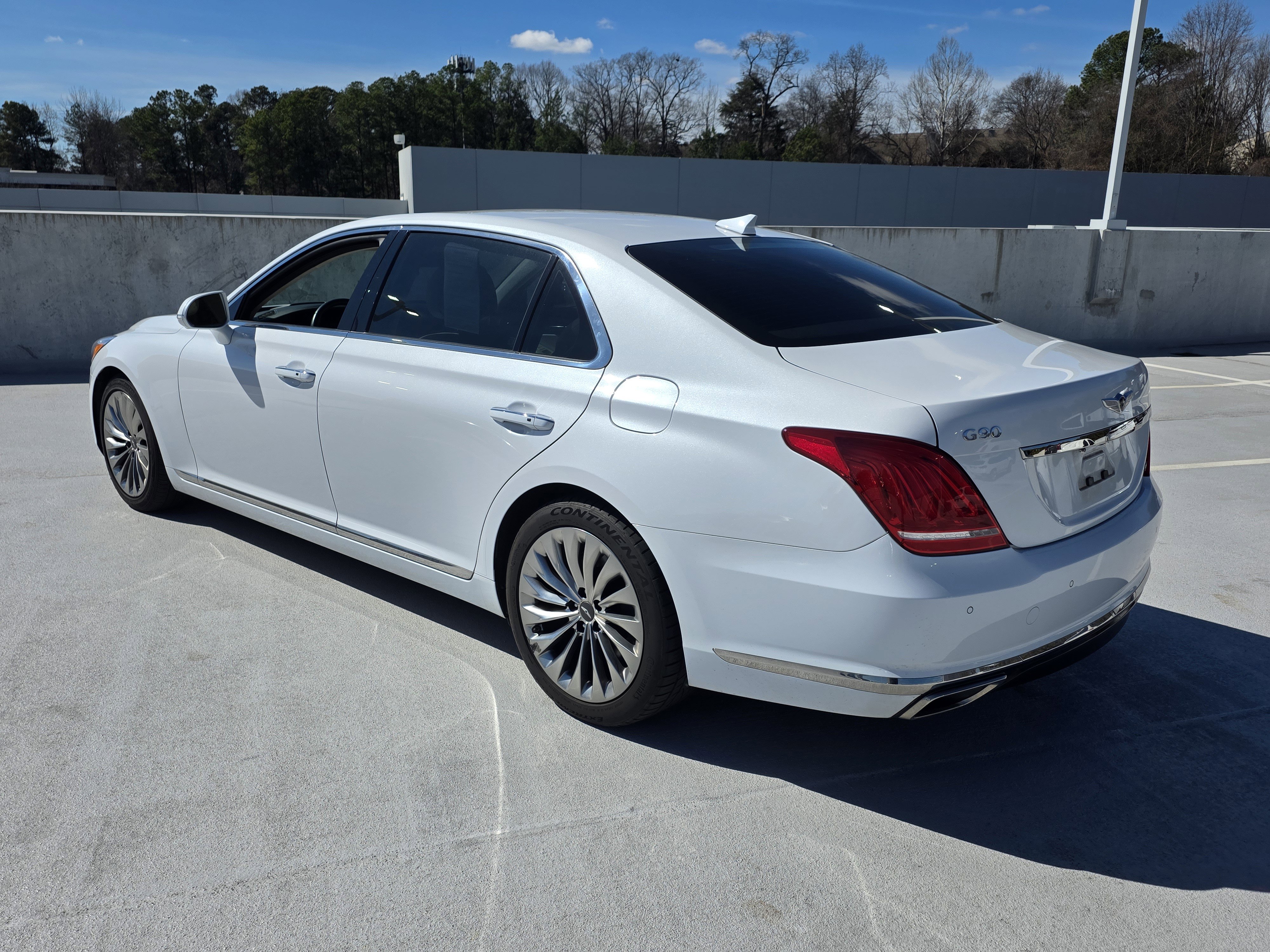 Used 2018 Genesis G90 5.0 Ultimate image 3