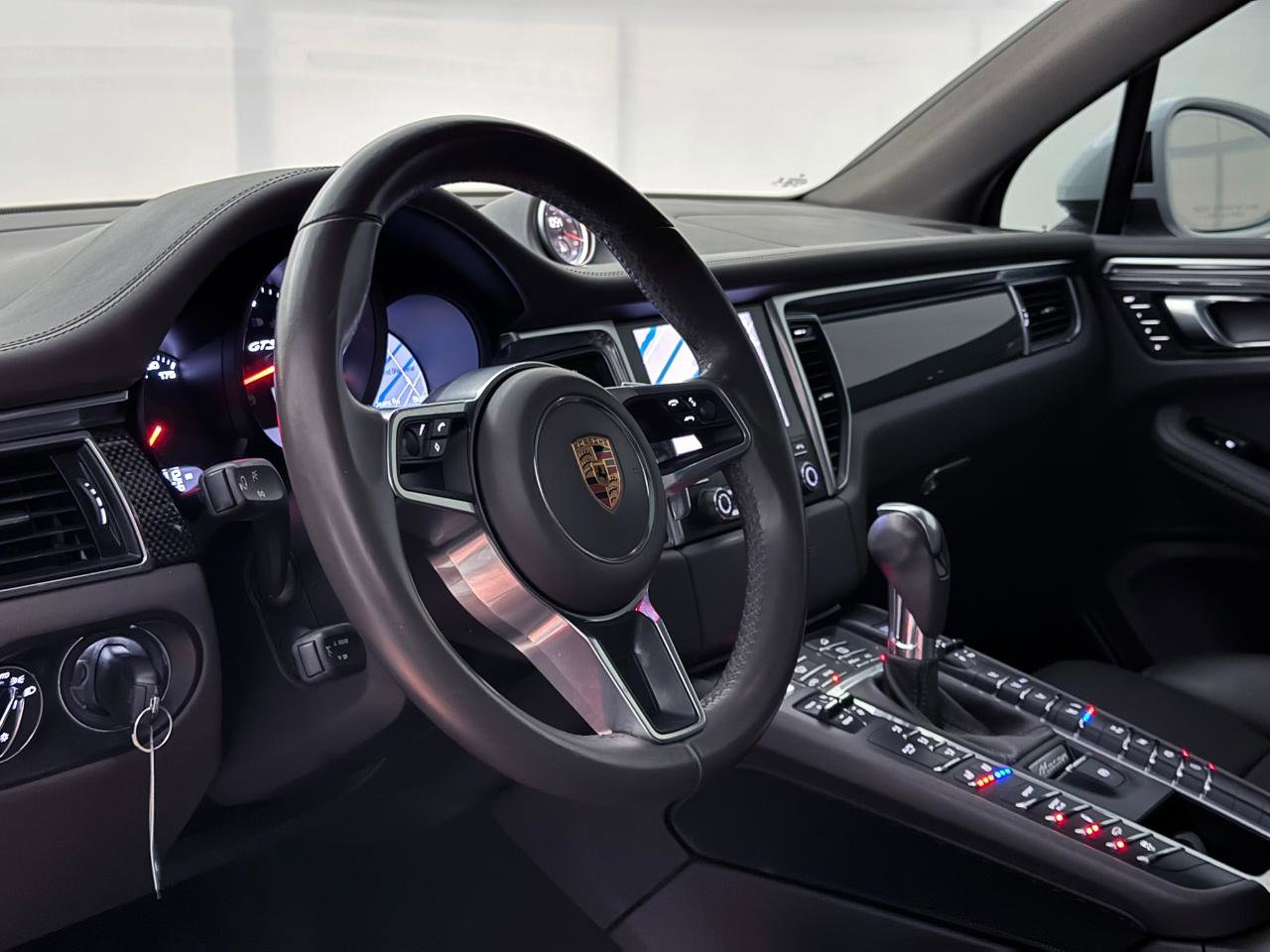 Used 2018 Porsche Macan GTS w/ Premium Package Plus image 22