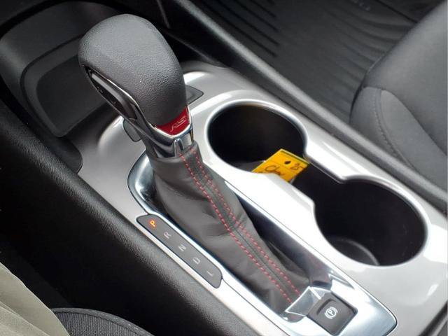 Used 2025 Chevrolet Malibu RS FWD image 15