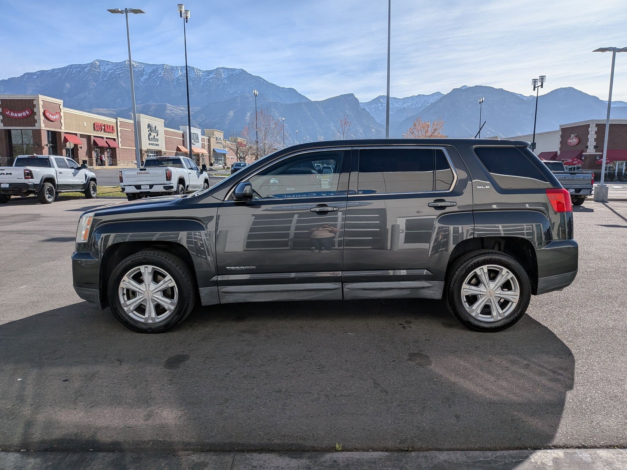 Used 2017 GMC Terrain SLE image 9