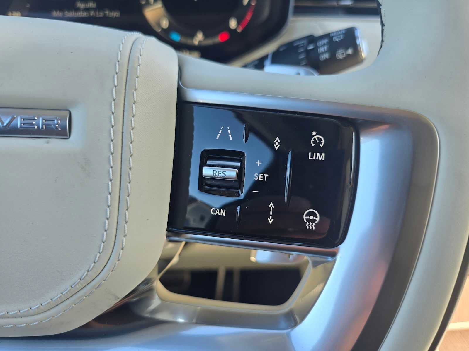 New 2025 Land Rover Range Rover SE image 35