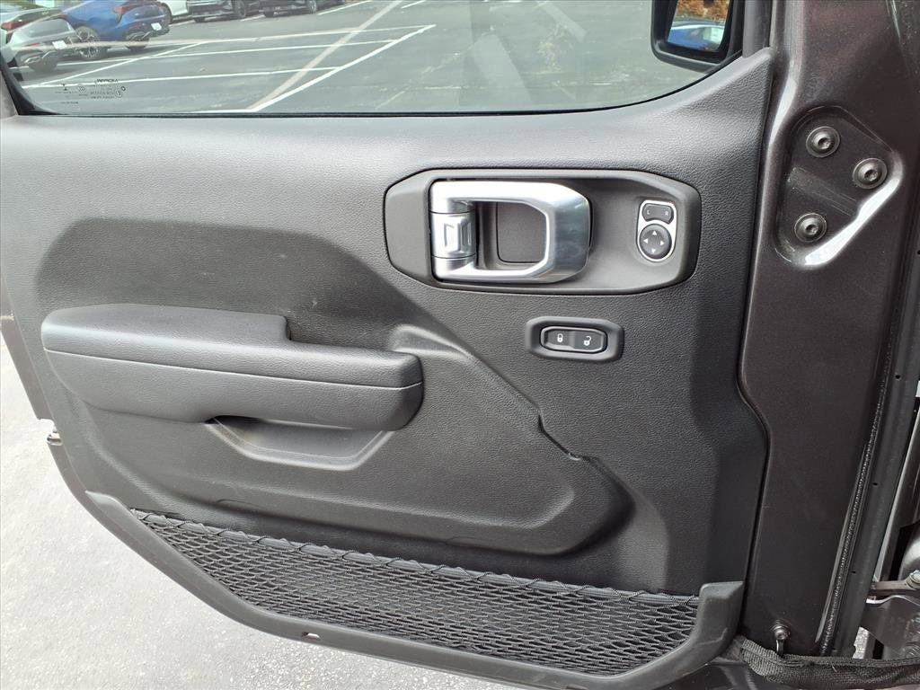 Used 2022 Jeep Wrangler Willys image 18