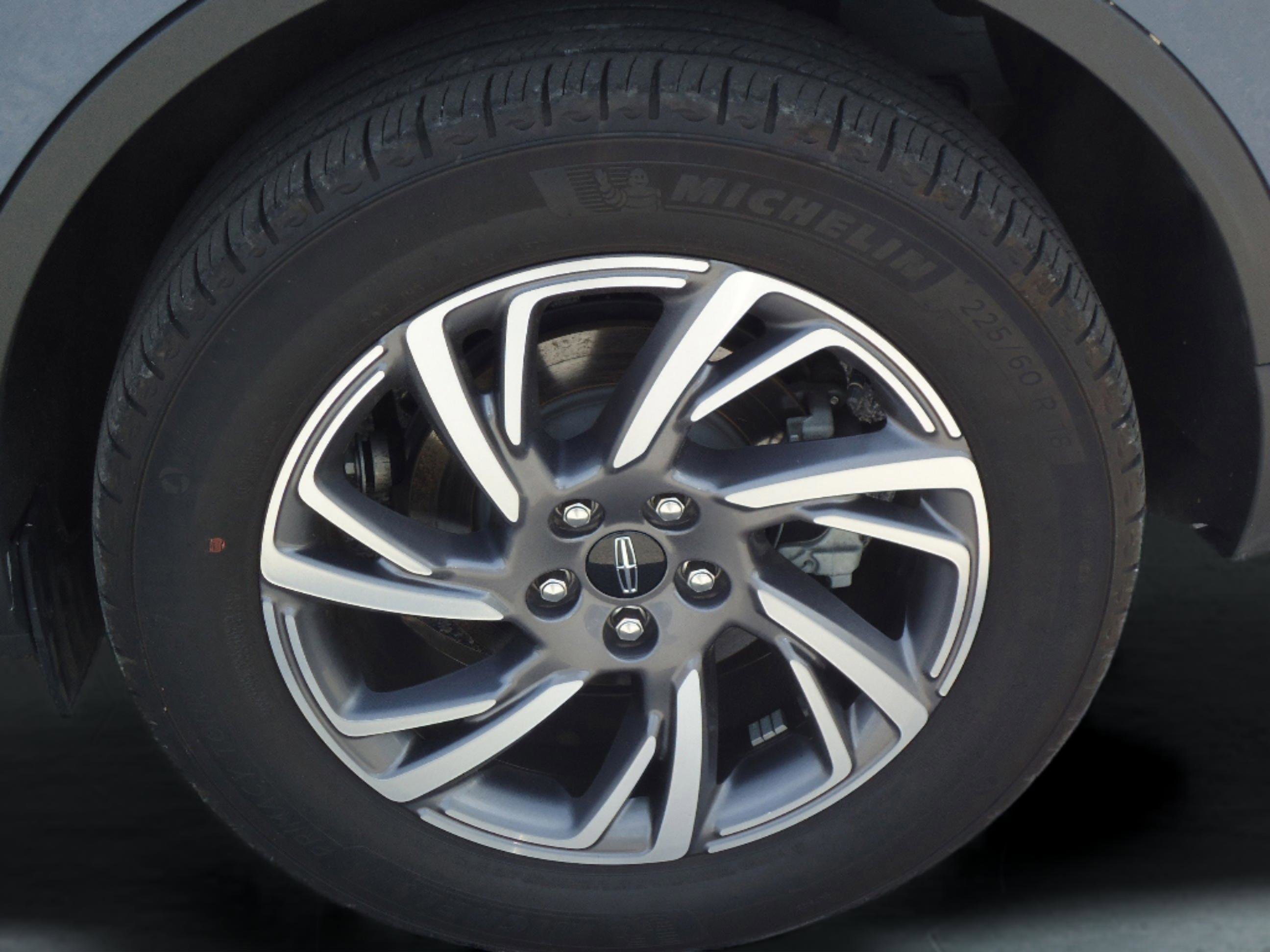 Used 2023 Lincoln Corsair AWD w/ Equipment Group 101A image 9