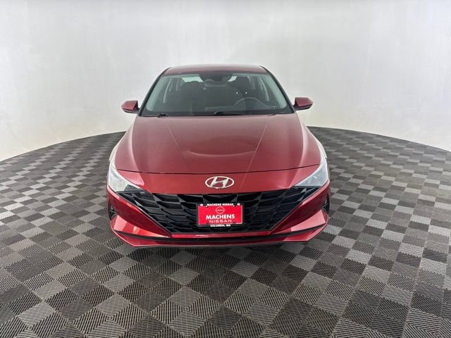 Used 2023 Hyundai Elantra SEL w/ Winter Weather Package FWD image 2