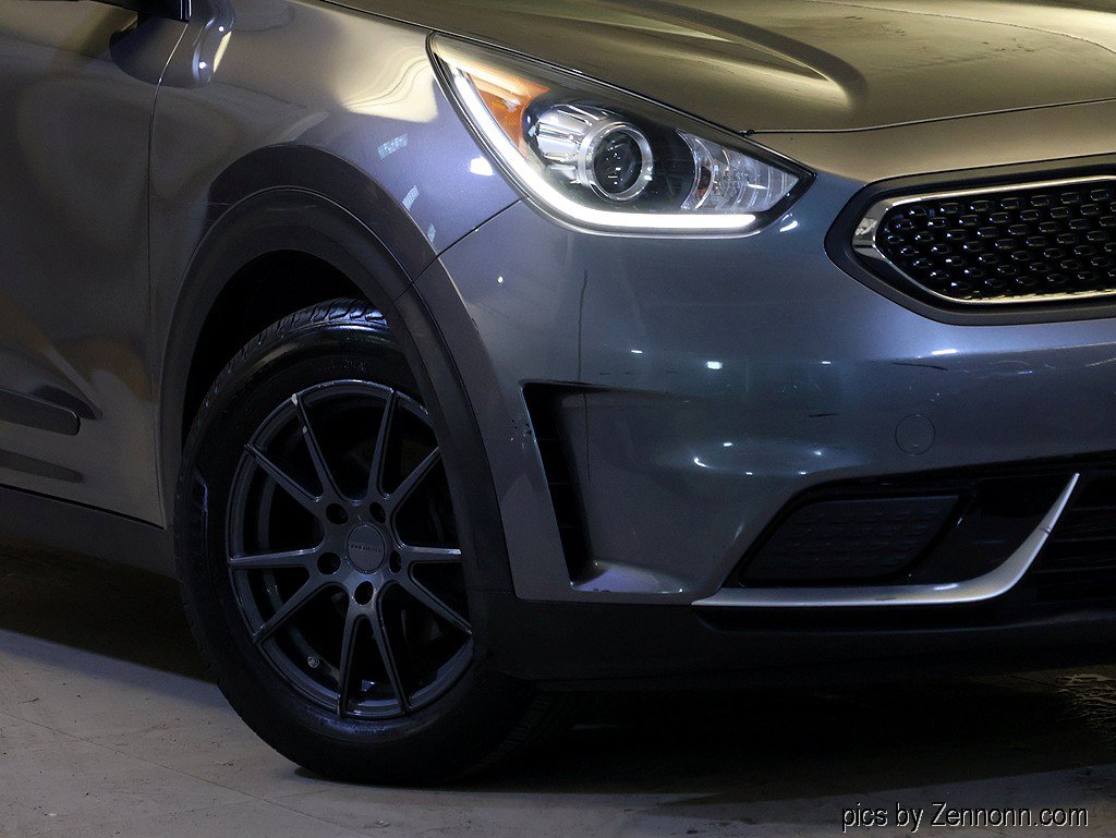 Used 2017 Kia Niro LX FWD image 3