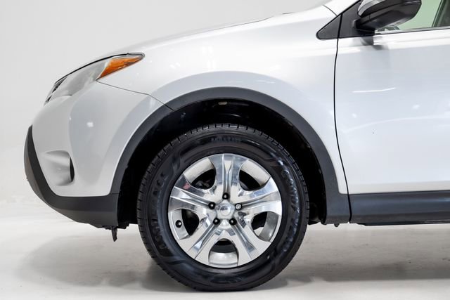 Used 2015 Toyota RAV4 LE w/ Four Season Floor Mat Package image 24
