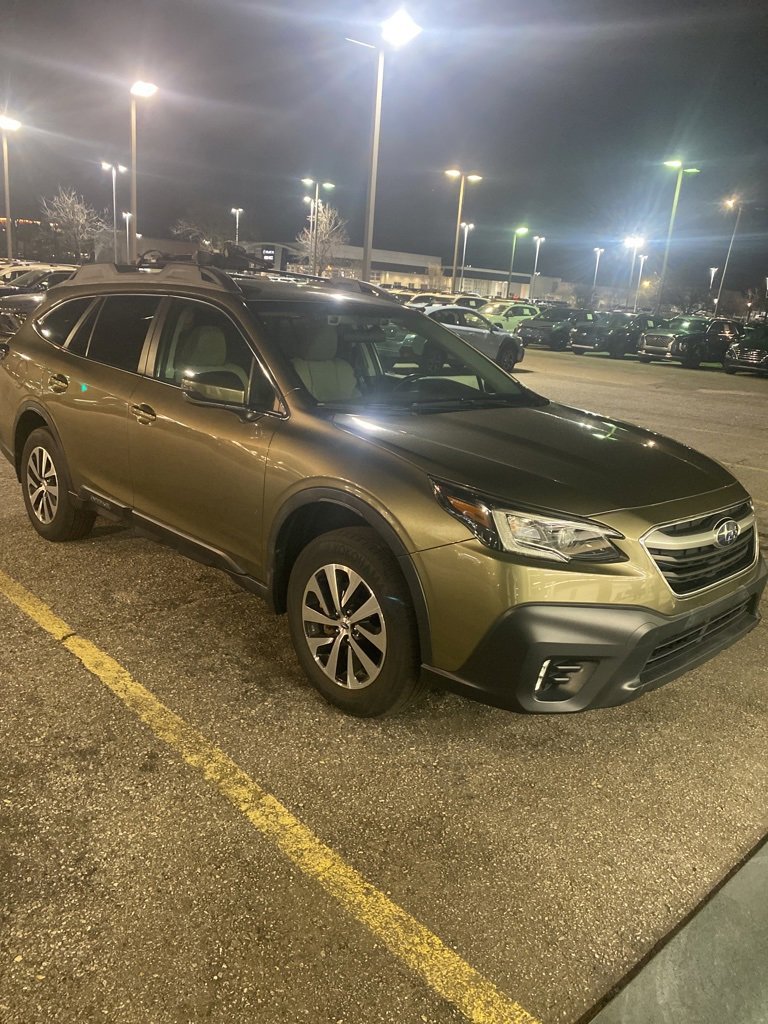 Used 2021 Subaru Outback Premium image 2