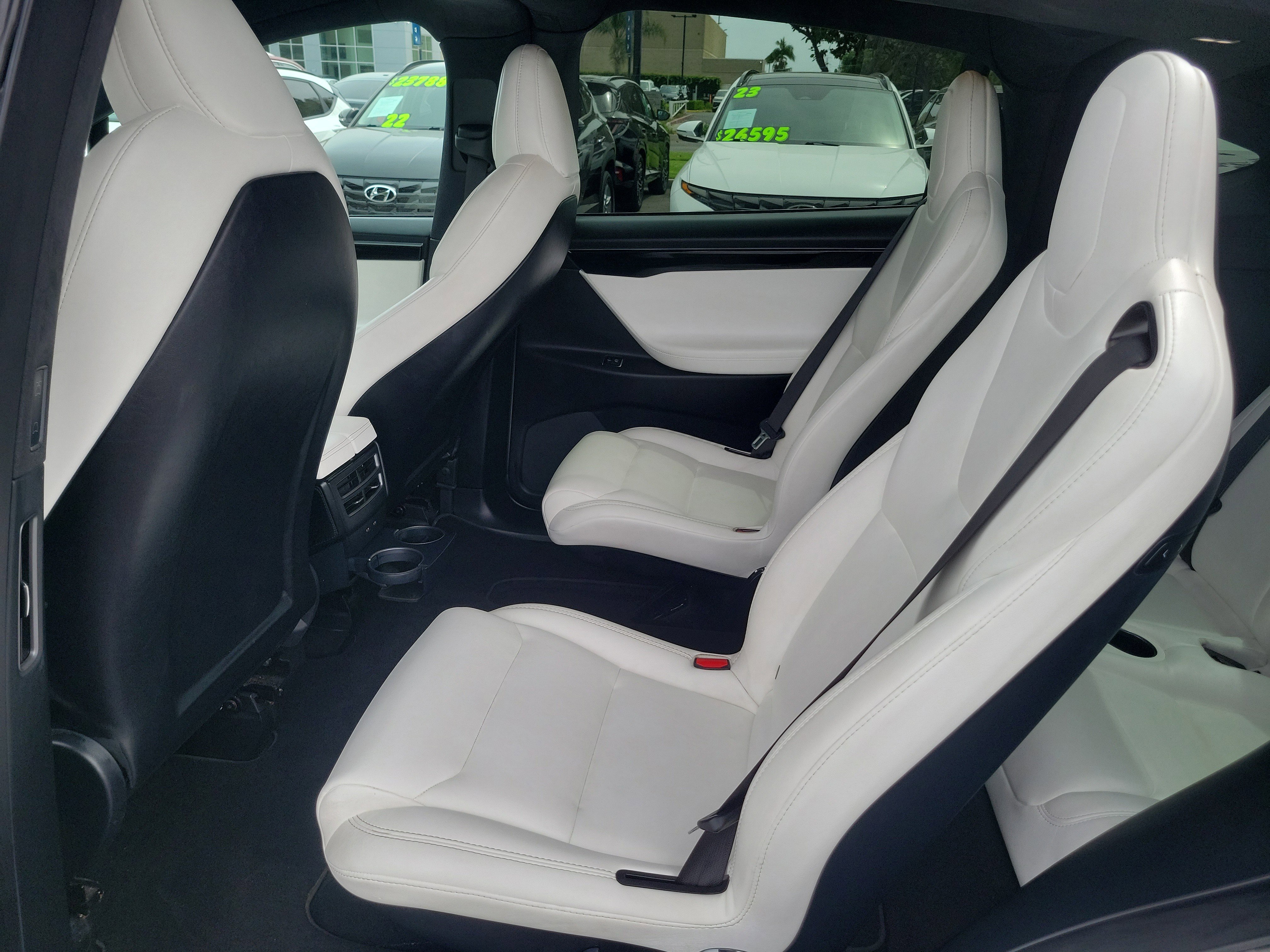 Used 2020 Tesla Model X image 19