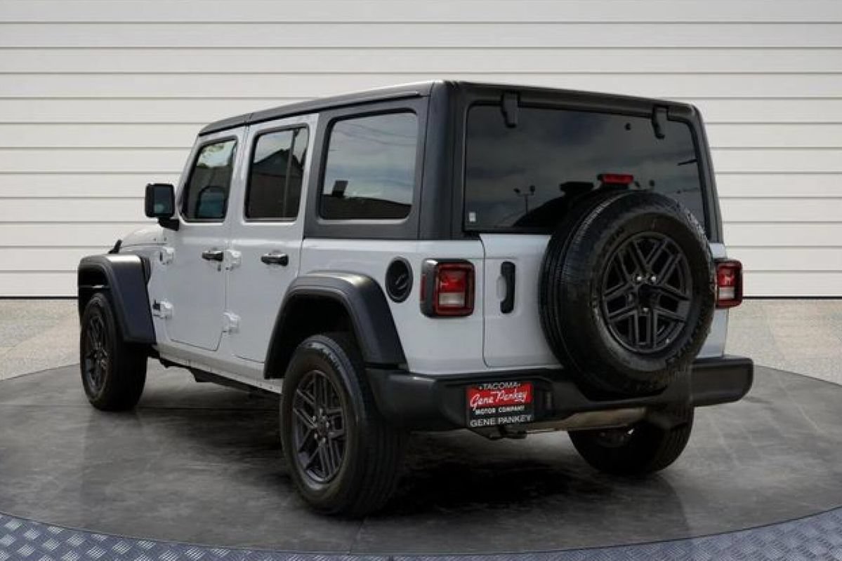 Used 2025 Jeep Wrangler Unlimited Sport AWD/4WD image 5