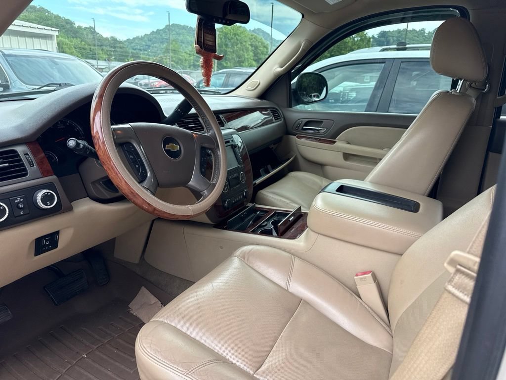 Used 2013 Chevrolet Tahoe LTZ AWD/4WD image 16