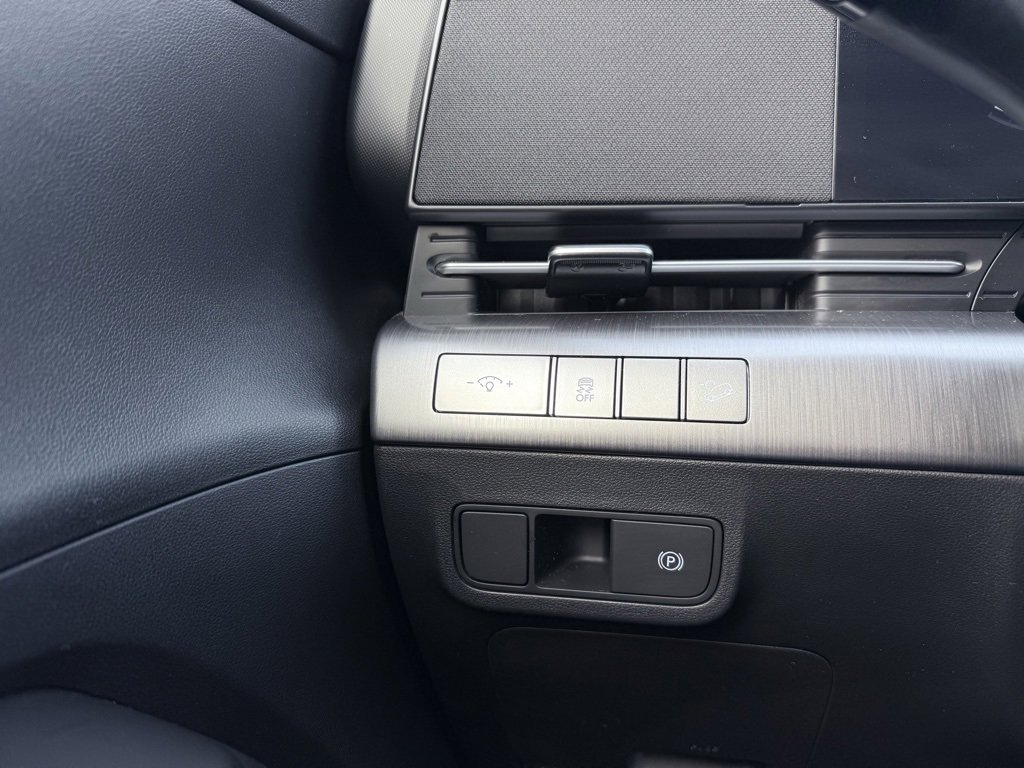 Used 2024 Hyundai Kona SEL image 21