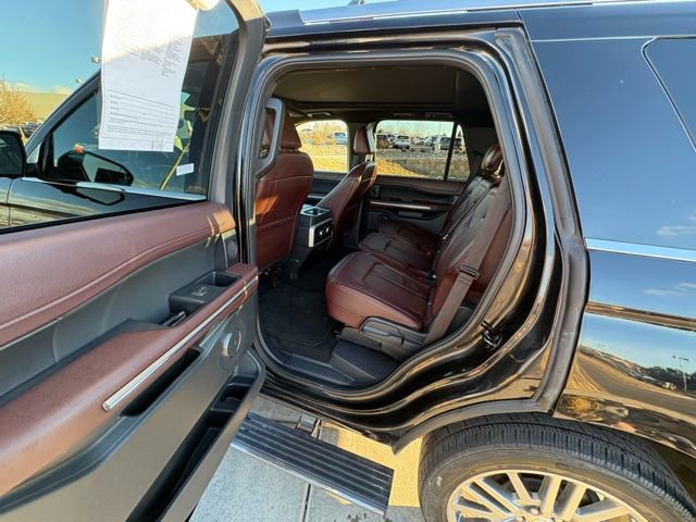 Used 2024 Ford Expedition Limited image 25