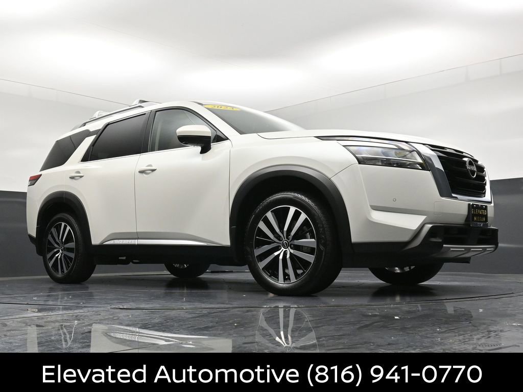 Certified 2023 Nissan Pathfinder Platinum w/ Cargo Package AWD/4WD image 31