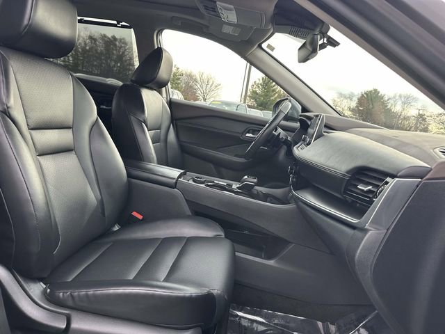 Used 2023 Nissan Rogue SV w/ SV Premium Package image 10