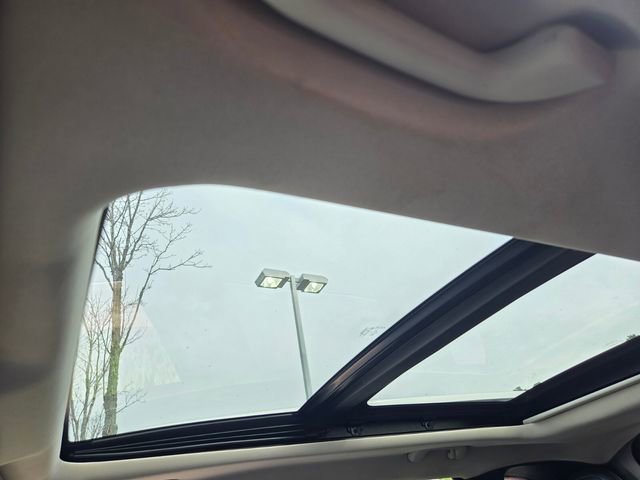 Used 2016 Jeep Cherokee Limited w/ Luxury Group image 14