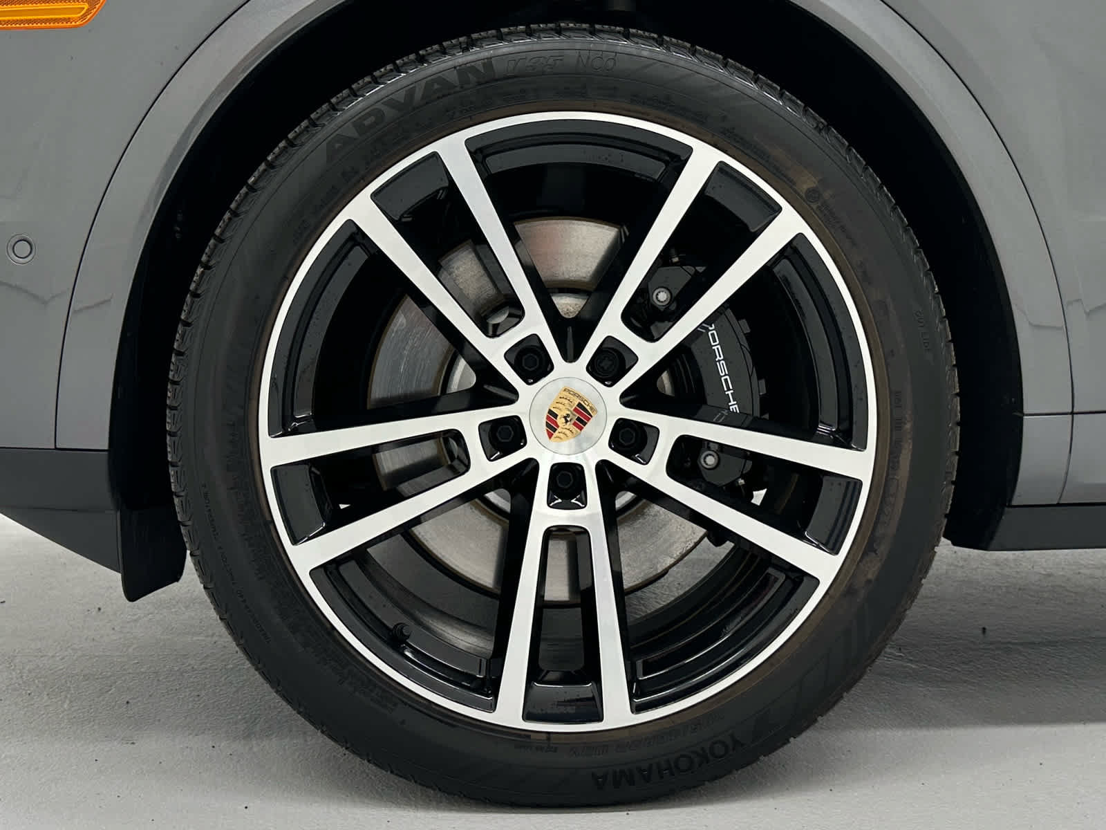 Used 2025 Porsche Cayenne S AWD/4WD image 9
