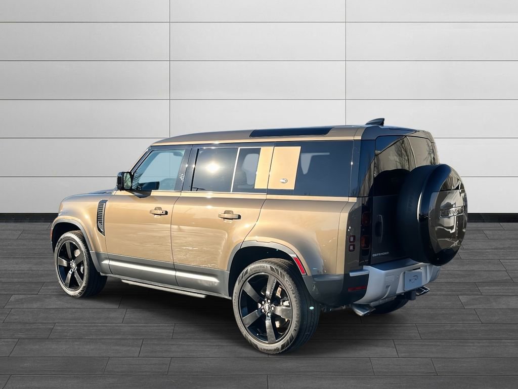 Certified 2024 Land Rover Defender 110 SE AWD/4WD image 3