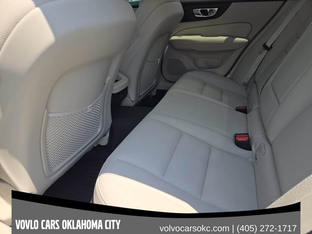 Certified 2026 Volvo V60 B5 Cross Country Plus w/ Climate Package AWD/4WD image 32