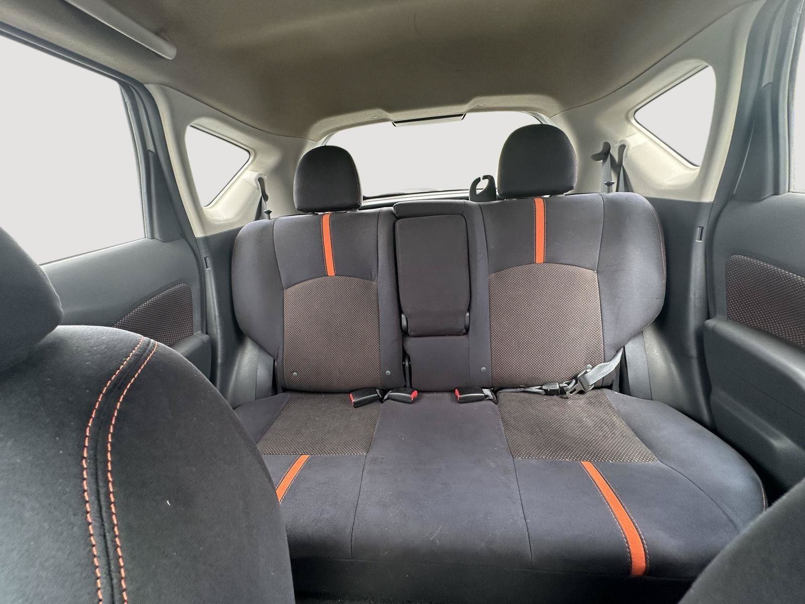 Used 2016 Nissan Versa Note SR FWD image 12