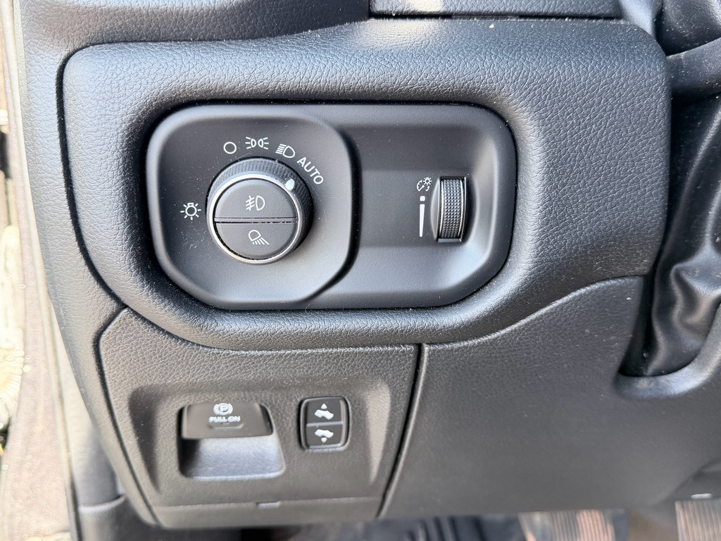 Used 2022 RAM 1500 Big Horn RWD image 9